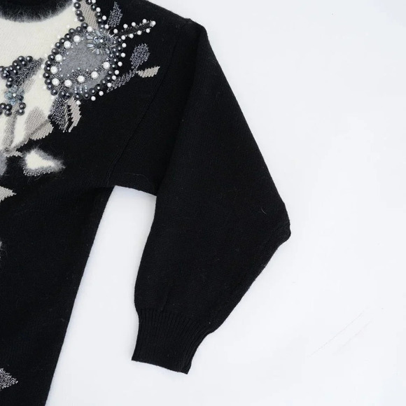Vintage Angora Elegant Black and White Floral Sweater - Picture 5 of 13
